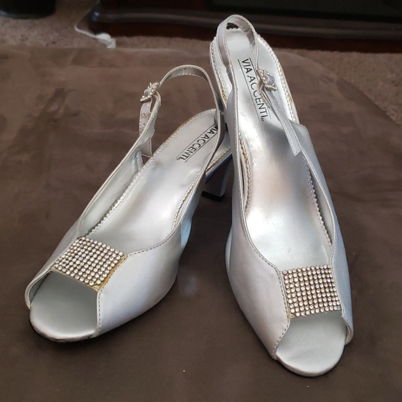 Silver evening heels - Picture 1 of 4